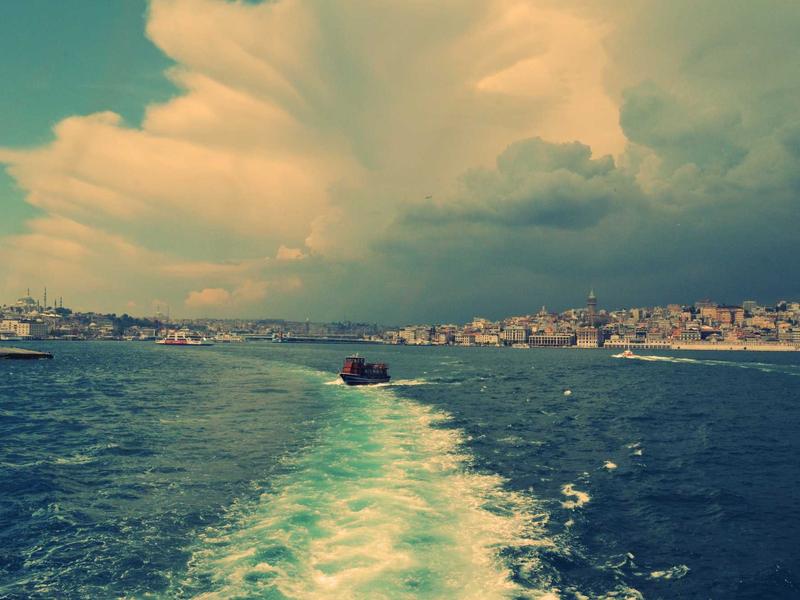 Server virtualization and data center infrastructure